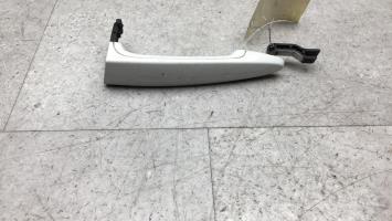 Poignee porte avant gauche