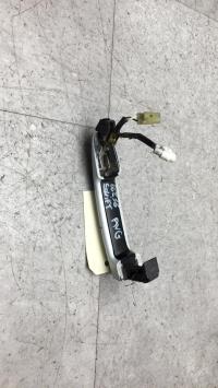 Poignee porte avant gauche
