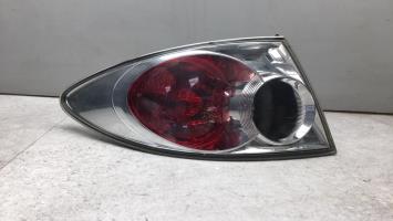 Luz trasera principal izquierda (luces)