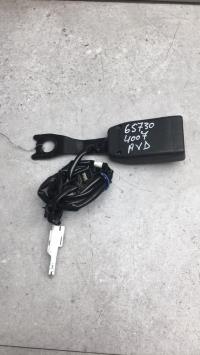 Attache ceinture avant droit