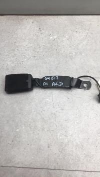 Attache ceinture avant droit