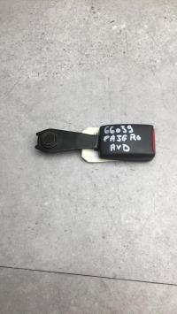 Attache ceinture avant droit
