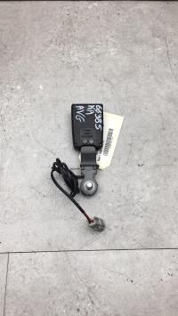 Attache ceinture avant gauche