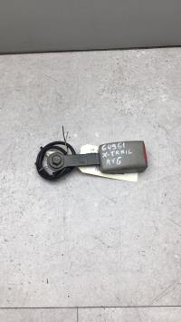 Attache ceinture avant gauche