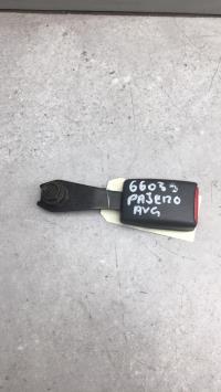 Attache ceinture avant gauche