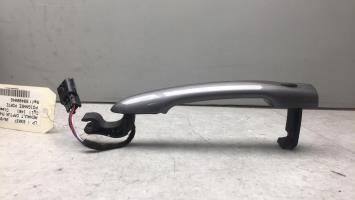 Poignee porte avant gauche