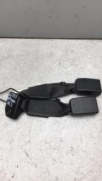 Attache ceinture arriere droit