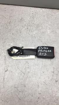Attache ceinture avant droit