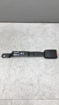 Attache ceinture avant droit