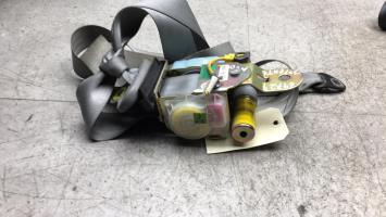 Ceinture avant droit