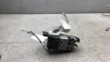 Cerradura delantera derecha
