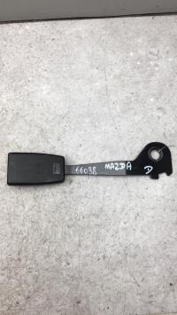 Attache ceinture avant droit