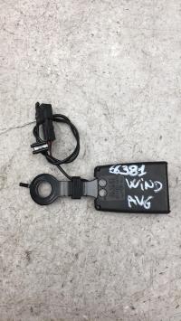 Attache ceinture avant gauche