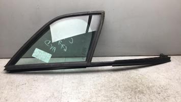 Ventanilla triangular delantera derecha (puerta)