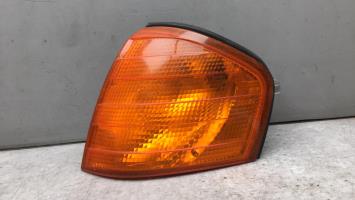 Gruppo ottico anteriore secondario sinistro (luci)(freccia)