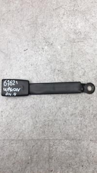 Attache ceinture avant gauche