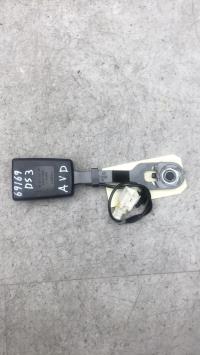 Attache ceinture avant droit