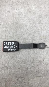 Attache ceinture avant droit