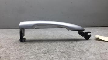 Poignee porte avant gauche