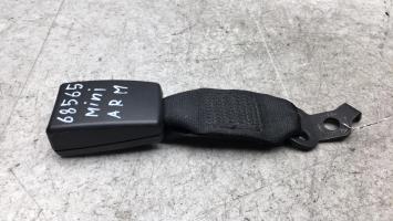 Attache ceinture arriere centrale