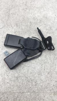 Attache ceinture arriere centrale