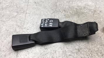 Attache ceinture arriere droit
