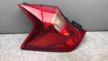 Fanale posteriore principale sinistro (luci)
