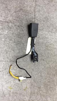 Attache ceinture avant gauche