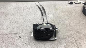 Cerradura delantera derecha