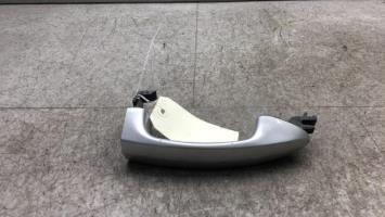 Poignee porte avant droit