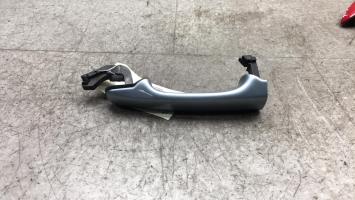 Poignee porte avant gauche