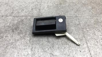 Poignee porte avant gauche