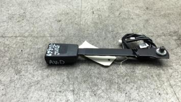 Attache ceinture avant droit