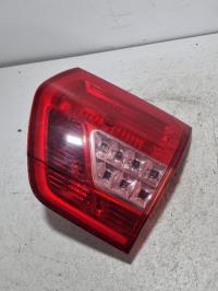 Luz trasera secundaria derecha (luces)