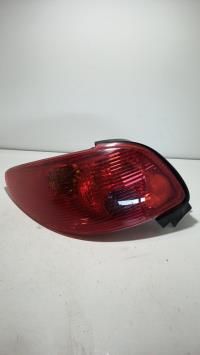 Fanale posteriore principale sinistro (luci)
