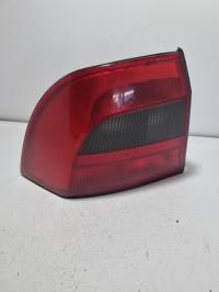 Fanale posteriore principale sinistro (luci)