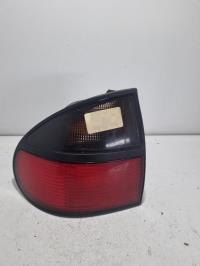Fanale posteriore principale sinistro (luci)