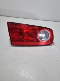 Luz trasera secundaria izquierda (luces)