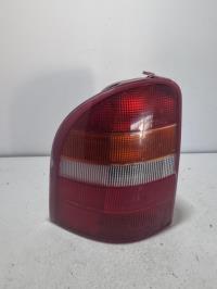 Fanale posteriore principale sinistro (luci)