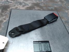 Attache ceinture arriere droit