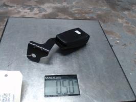 Attache ceinture arriere droit