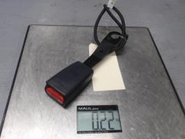 Attache ceinture avant droit