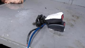 Attache ceinture arriere droit