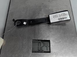 Attache ceinture avant droit
