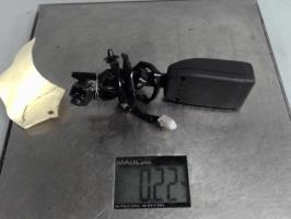 Attache ceinture avant gauche