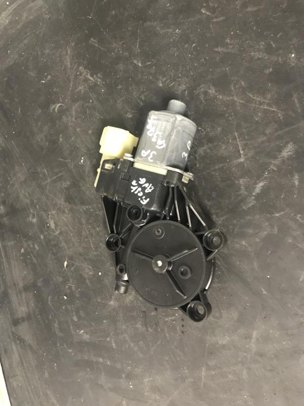 Moteur leve vitre avant gauche