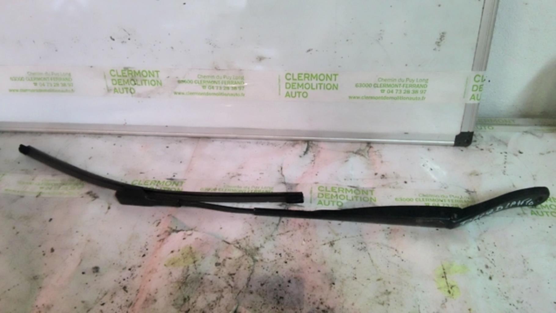 Bras essuie glace avant droit