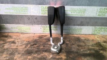 Attache ceinture arriere centrale