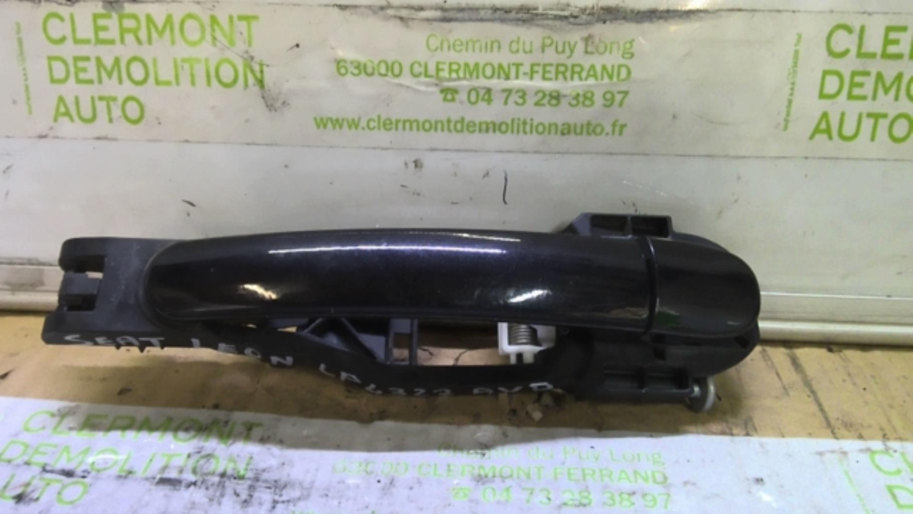 Poignee porte avant droit