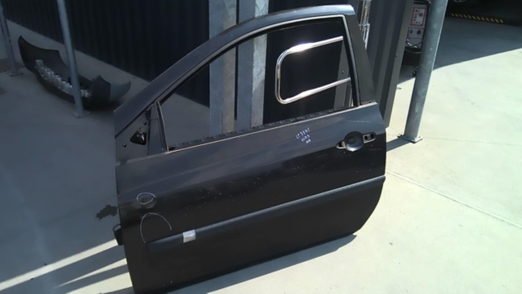 Porte avant gauche